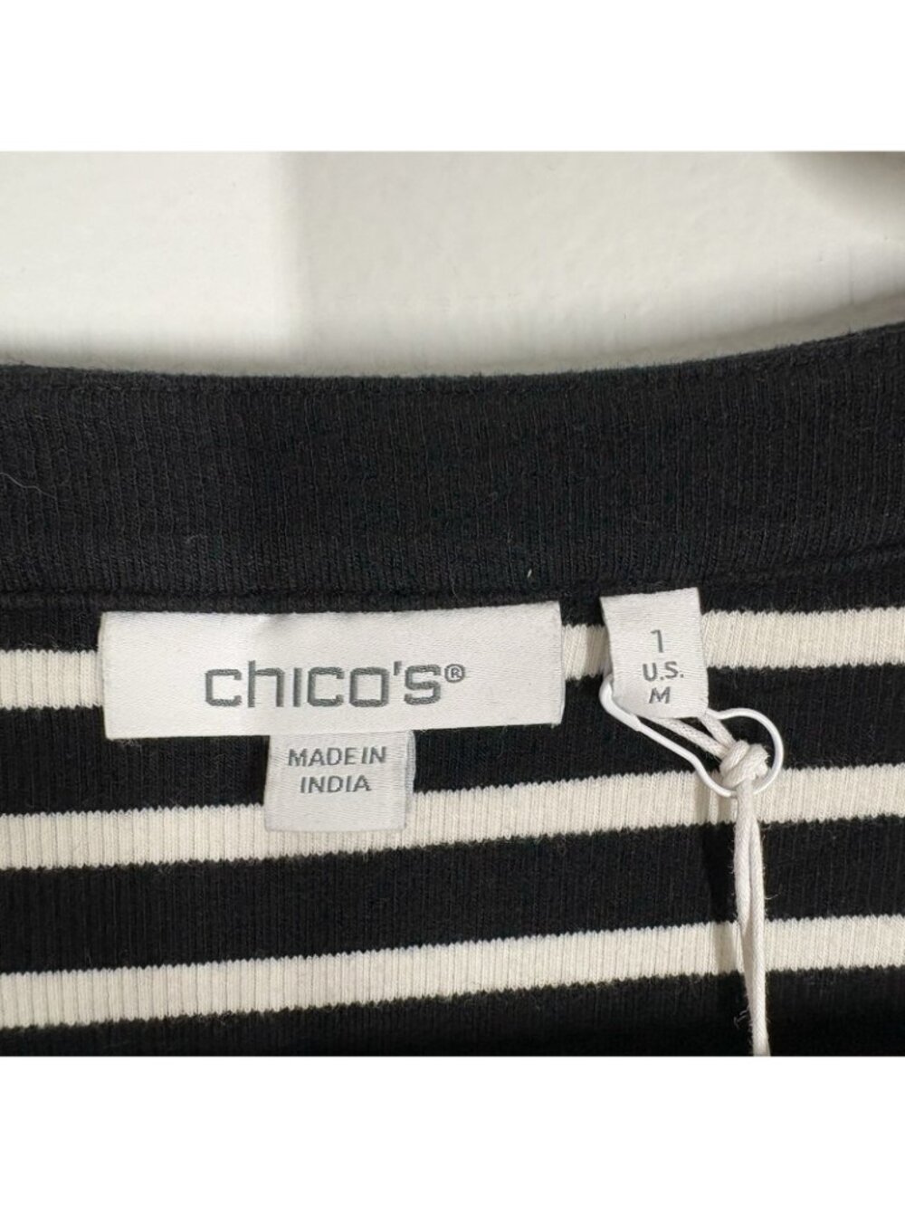 Chicos Sz 1 US M Black White 3/4 Sleeve Zenergy Ribbed Striped Henley Tee NWT - Picture 8 of 12